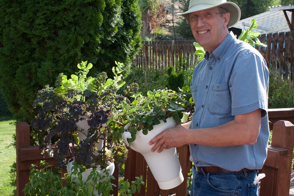 מערכת גידול אירופונית לגידול ביתי של מזון